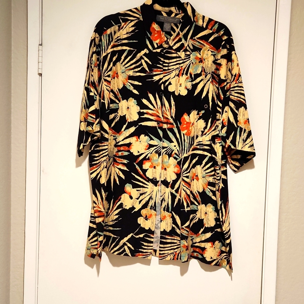 Tori Richard's shirt